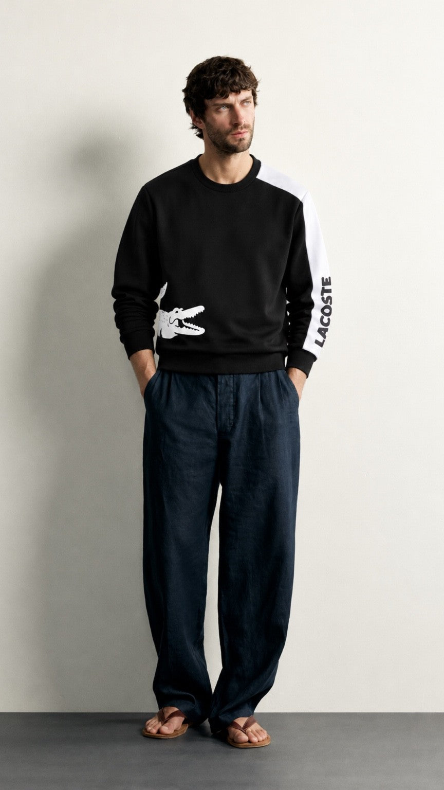 LT-Flip Graphic Sweatshirt Black-White