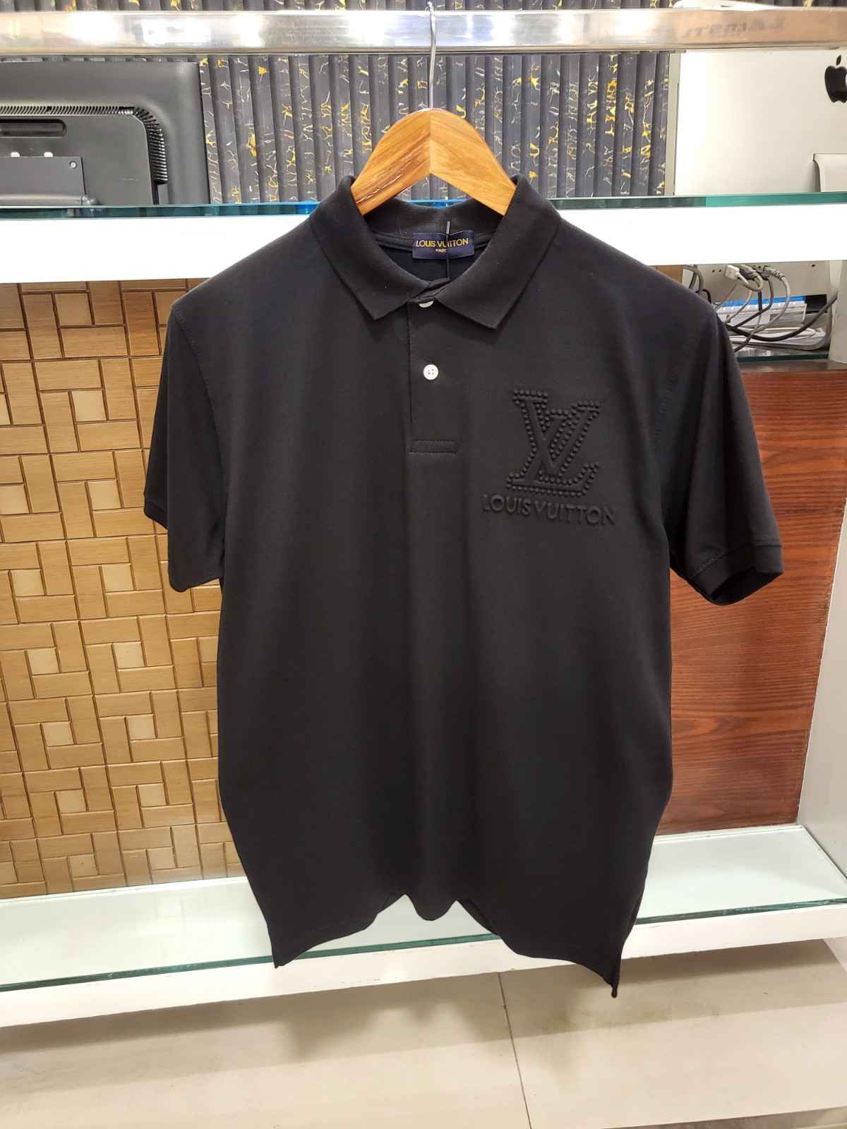 Vv-Front/Back Embosed Polo Black