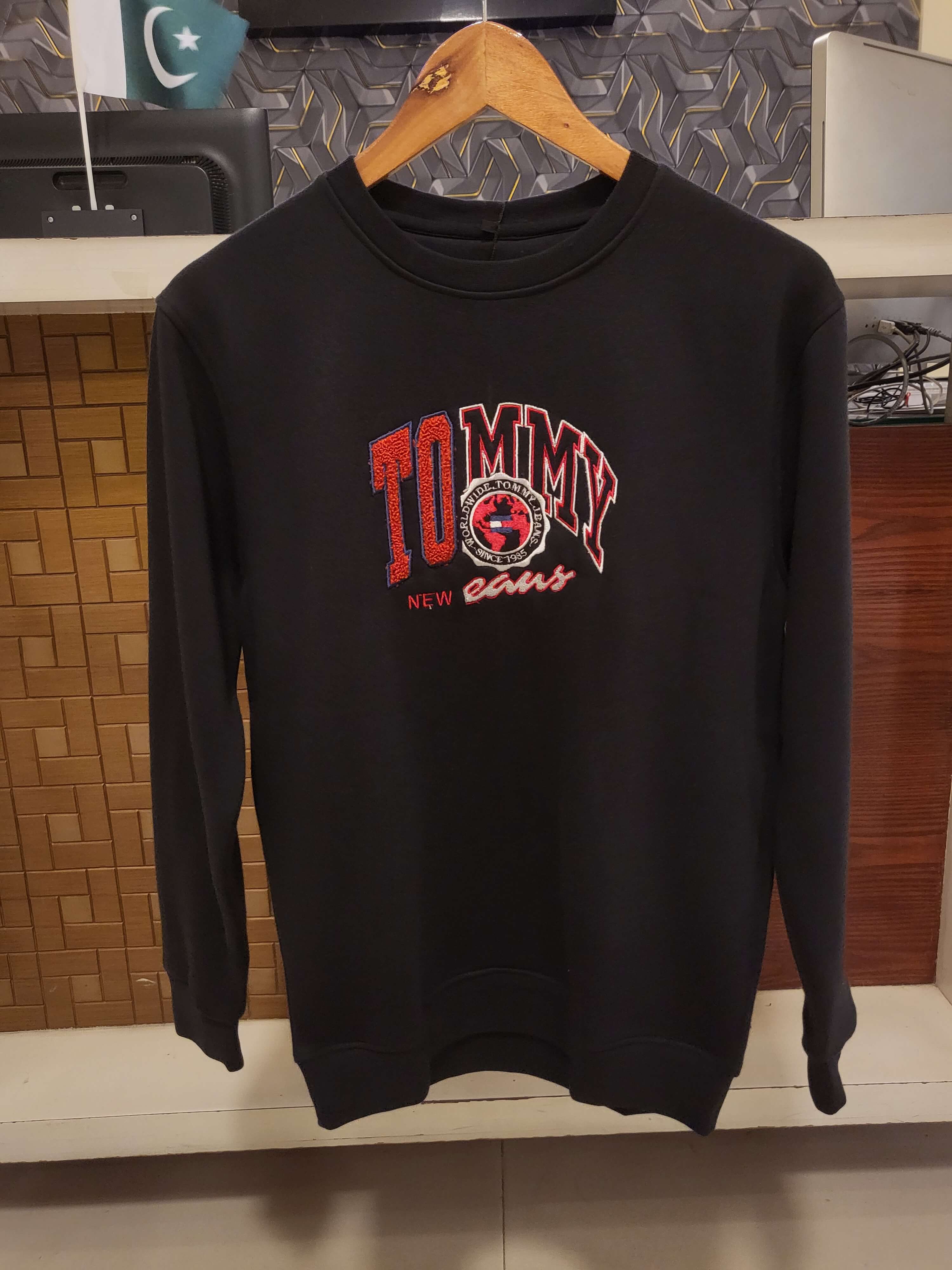 TH-Towel Emb Exclusive Sweatshirt(Black)