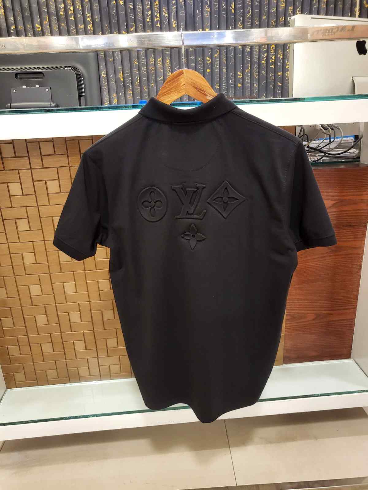Vv-Front/Back Embosed Polo Black