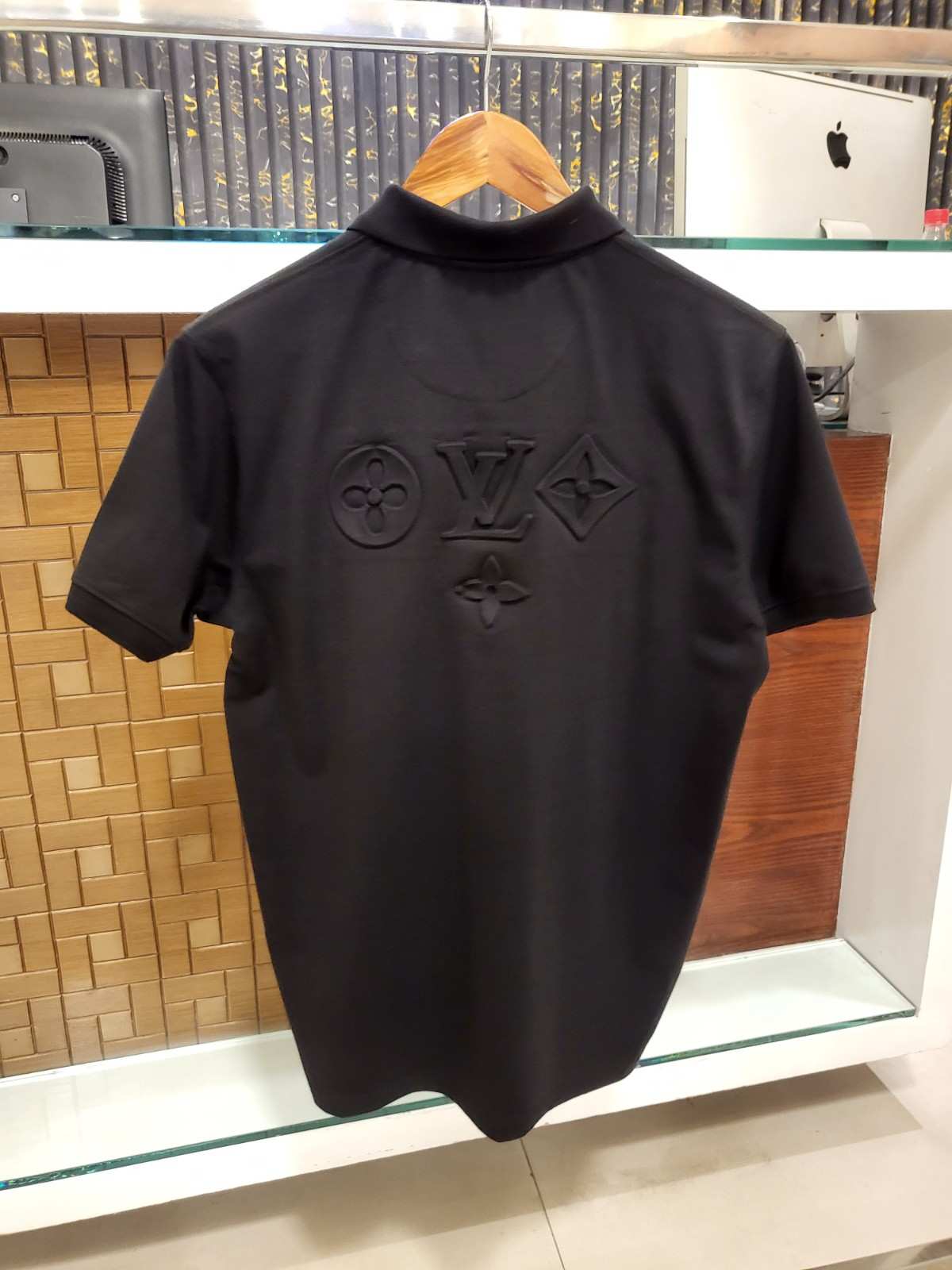 Vv-Front/Back Embosed Polo Black