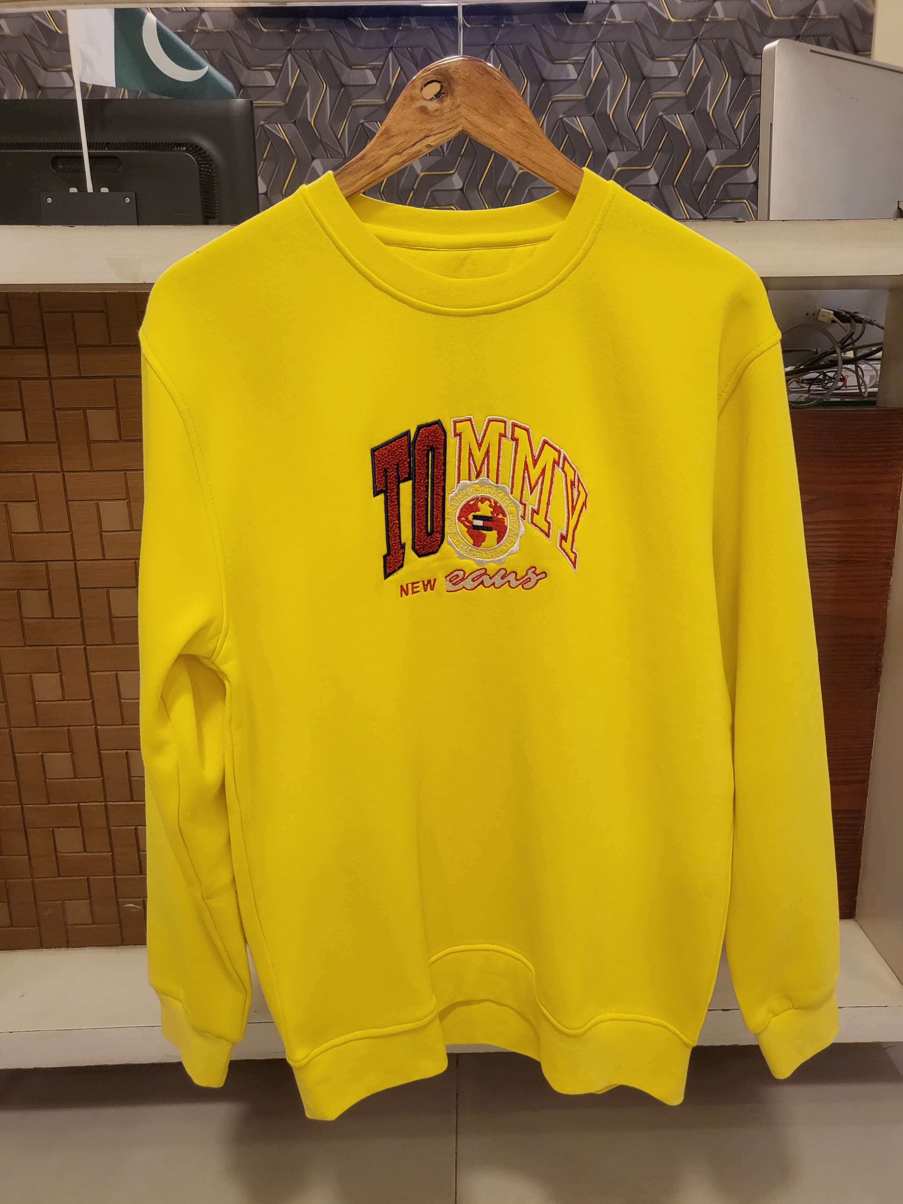 TH-Towel Emb Exclusive Sweatshirt (Lemon)