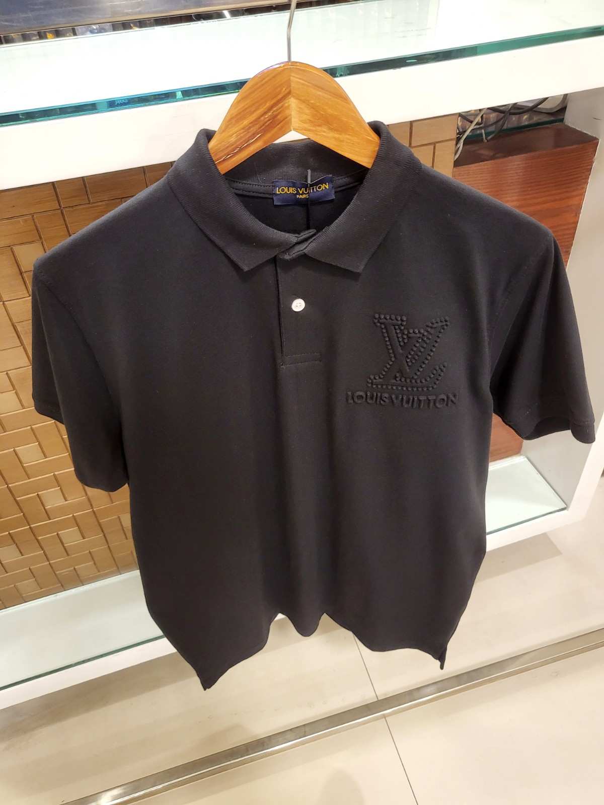 Vv-Front/Back Embosed Polo Black